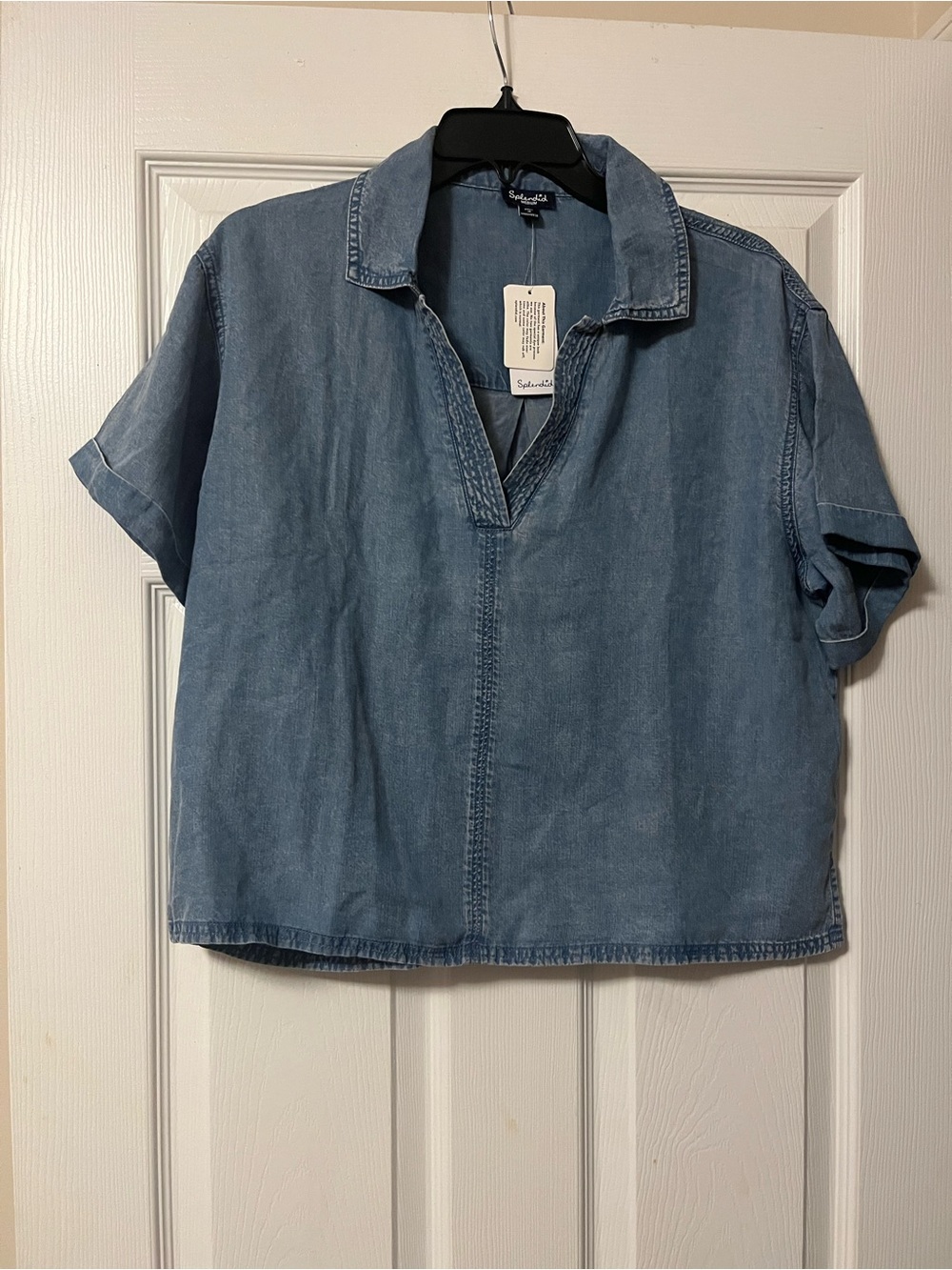 Splendid Chambray Polo Lyocell Denim Look V-Neck Blouse Top Size Medium - Picture 4 of 6